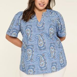 💙 Blue Paisley Notch Neck Top 💙